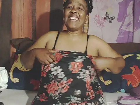 Ebonyboobsmilk's Live XXX Chat