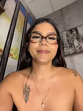 دردشة CherrySmirkXXX الجنسية المباشرة