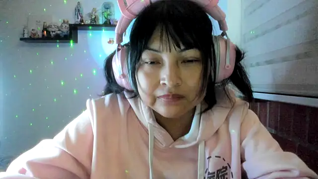 Chat XXX ao vivo de Shaddycute_
