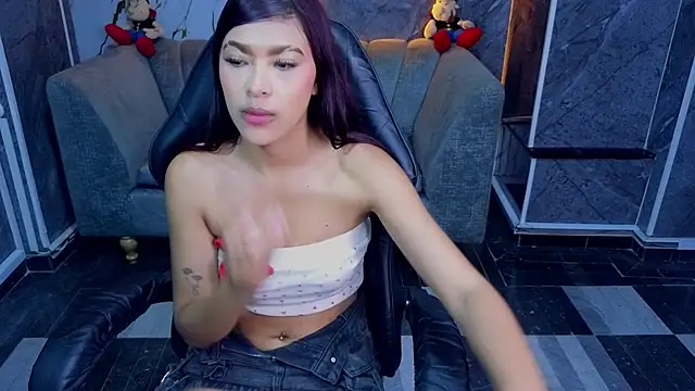 sherly_b Live XXX-chat