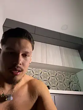 Niklas_Braunn_ Live XXX-Chat