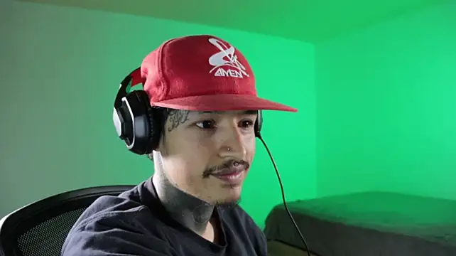 Chat XXX Live trieone