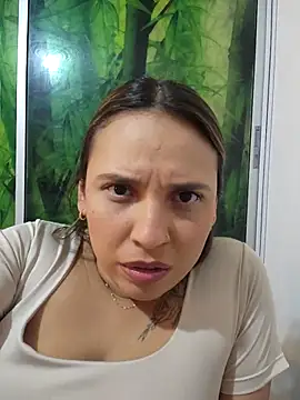 Chat XXX ao vivo de LizzRouse