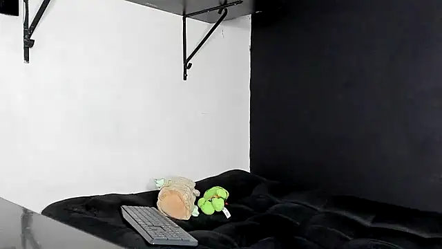 Chatroom XXX en direct de KIRAMA_4U