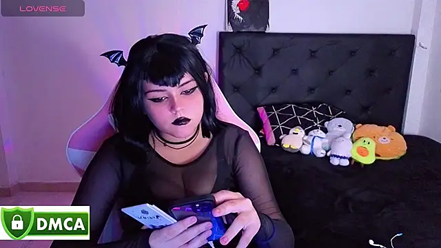Chat +18 de raven444gothgirl ao vivo