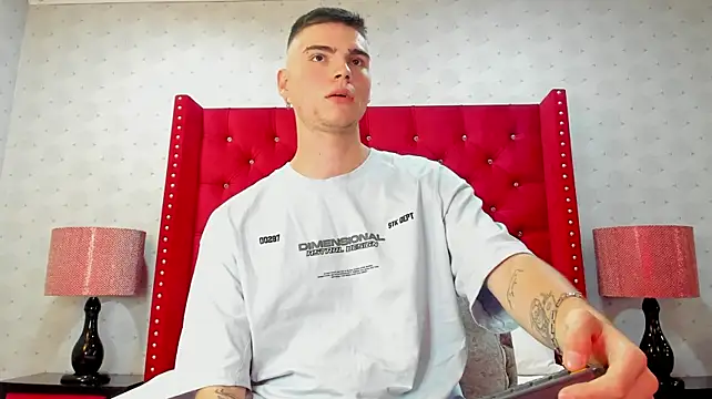 NickWild's Live XXX Chat