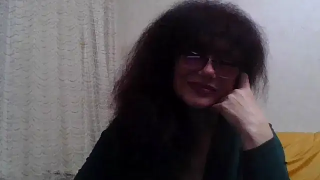 SilviaSky51's Live XXX Chat