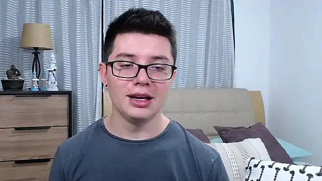 BlackFoXXX69 élő XXX-chatje