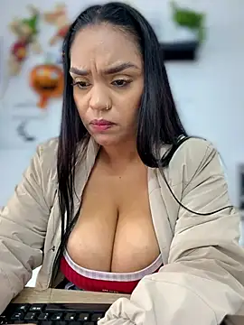 Chat +18 de Sara-77 ao vivo