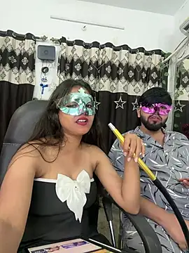 Pokazy przed kamerką – pooja_sexy79