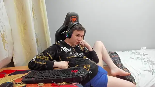 iliaskrislove Chat XXX in diretta