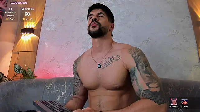 צ'אט XXX בשידור חי של Petesevans