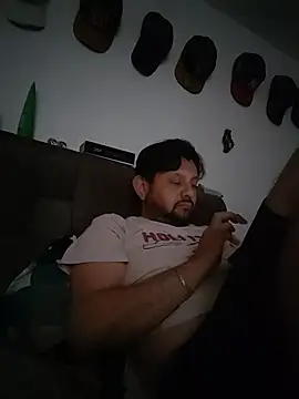 tomtime1 élő XXX-chatje