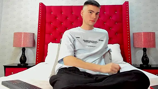 NickWild live XXX chat