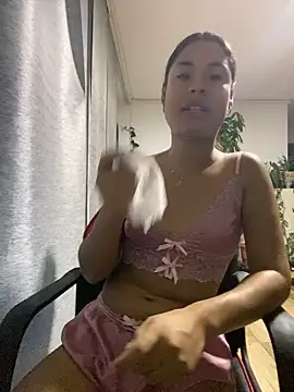 Romie_rous XXX чат на живо