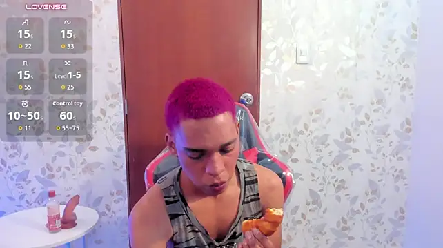 luccas_lowee live XXX chat
