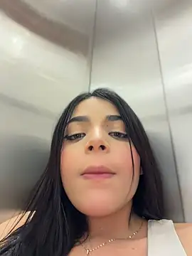 ArieliciousXXX live XXX chat