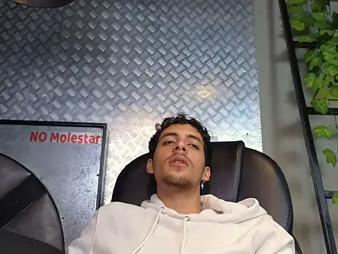 Chat XXX ao vivo de Jeey_Bee