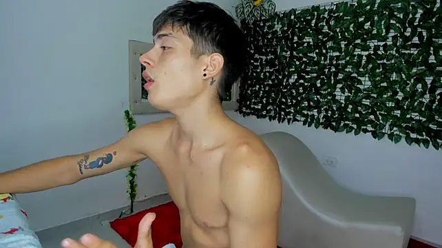 The_beby_guy live XXX chat