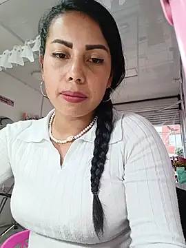 _andrea30のライブXXXチャット