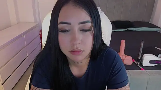 แชท XXX สดของ iam_sofiia