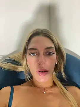 Chat XXX en directo de Bellalolahot