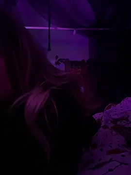 beesknees420 Live XXX Chat