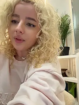 Chatroom XXX en direct de CurlyDaisy