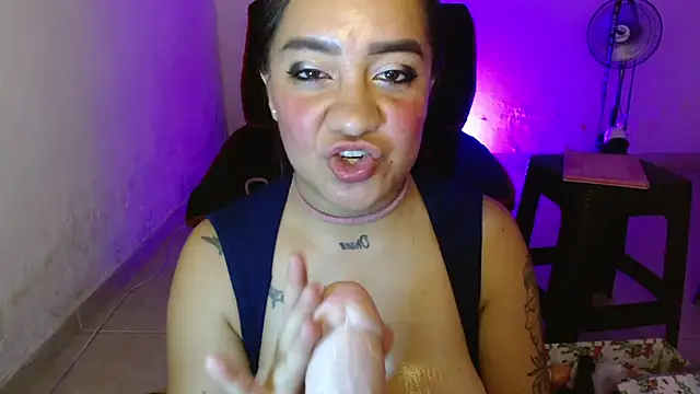 Andrea_deepsloppy Adlı Modelin Canlı XXX Sohbeti