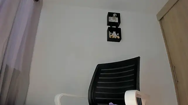 Nanny_11 – Naživo XXX chat