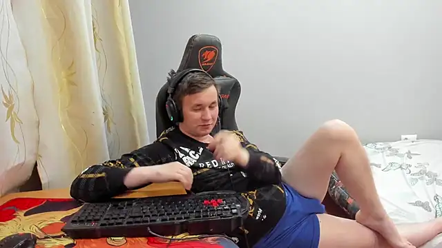 iliaskrislove's Live XXX Chat