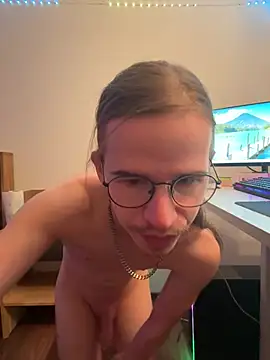 YoungSebi Adlı Modelin Canlı XXX Sohbeti