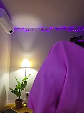 MiaRides19's Live XXX Chat