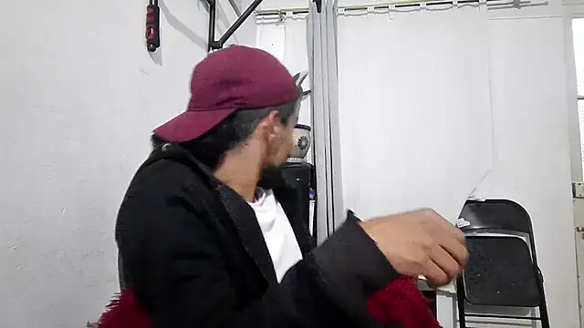 JBond007BBC élő XXX-chatje
