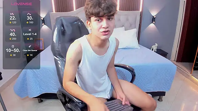 Tommy18__'s Live XXX Chat