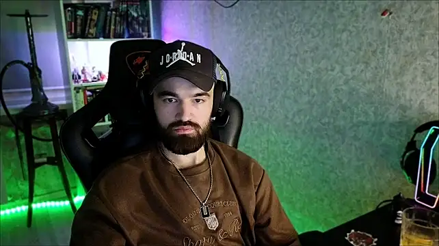 צ'אט XXX בשידור חי של _Serious_Man