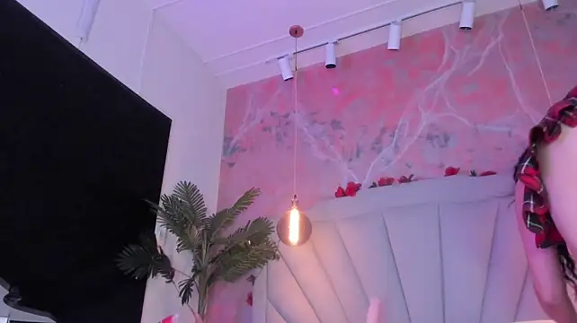 ValerySex_ Adlı Modelin Canlı XXX Sohbeti