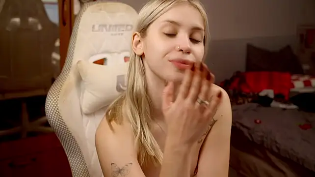 ho1yho1e Live XXX-Chat