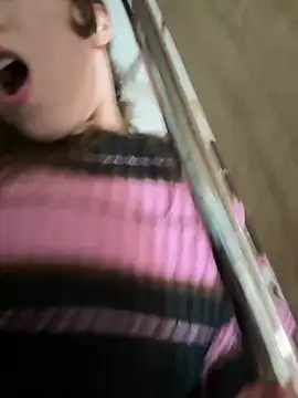 FroggyAnna Chat XXX in diretta