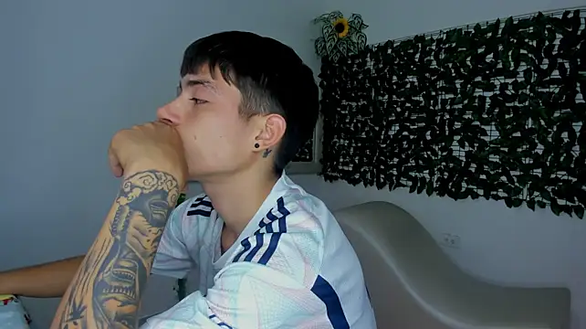 XXX chat uživo modela The_beby_guy