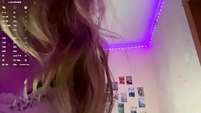 LiziArms' Live XXX Chat