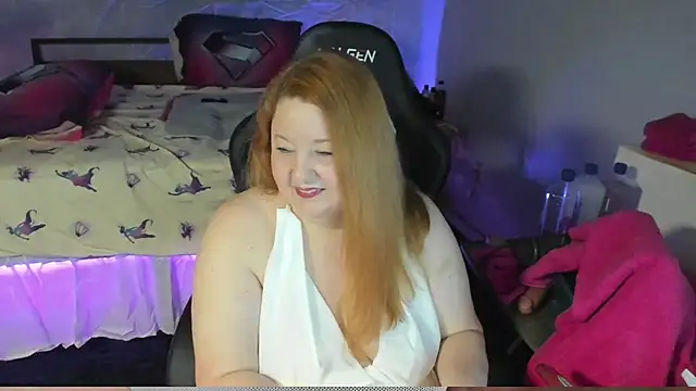 Chat +18 de KurvyKandie ao vivo