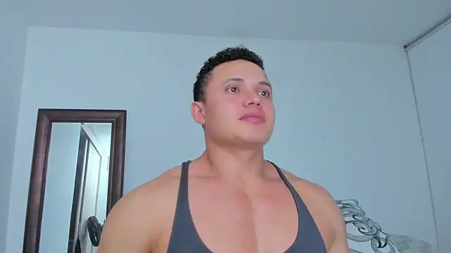 KingLevi01 élő XXX-chatje