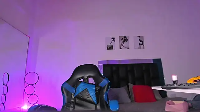 XXX chat uživo modela kittymonroe1