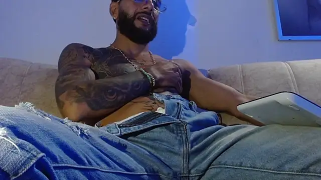 LukasScott_ Adlı Modelin Canlı XXX Sohbeti