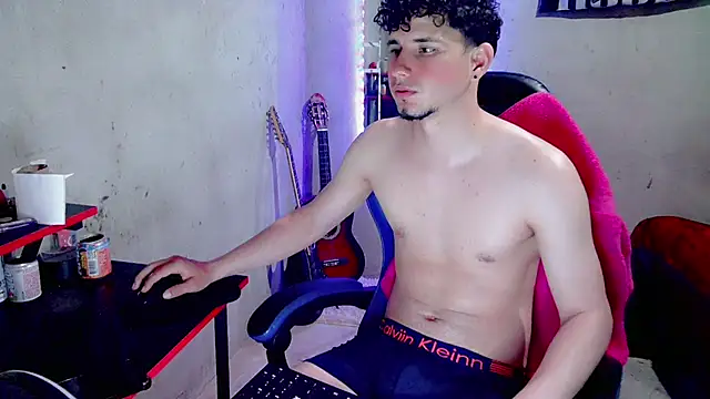 Chat XXX en directo de Atom_Hot