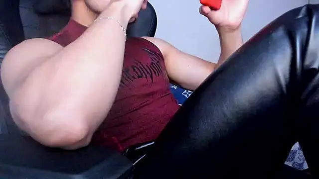 Czat XXX na żywo – Tommy_Bred