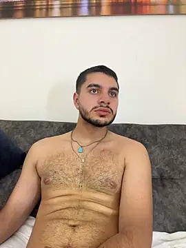 AmadeoWild's Live XXX Chat