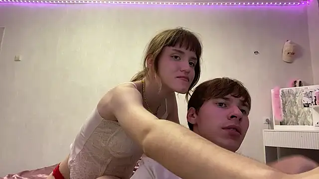 Chatroom XXX en direct de RomanticDuet_