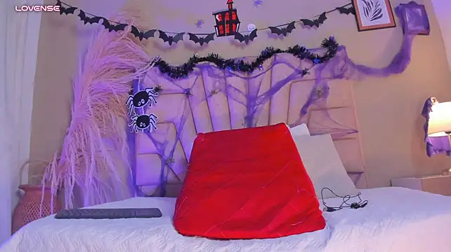 Eva-Millss' Live XXX Chat